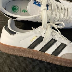 Adidas "Samba" tennis shoes